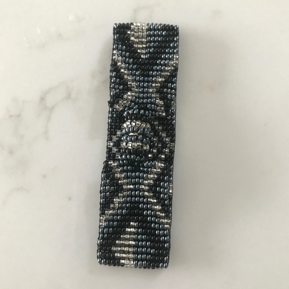 Bracelet Native American Seed Beaded Bracelet with Magnetic Clasp